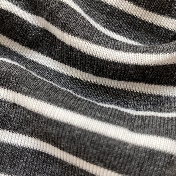 🎉HP🎉 Andreé by Unit Dolman Sleeve Hoodie 💗 Gray & White - Picture 16 of 16